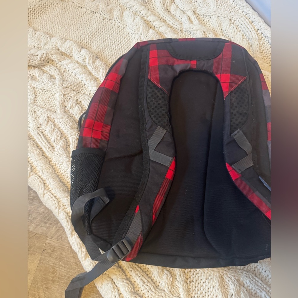 Jansport backpack like new red and black plaid w 2 main pockets + small front - Picture 6 of 11